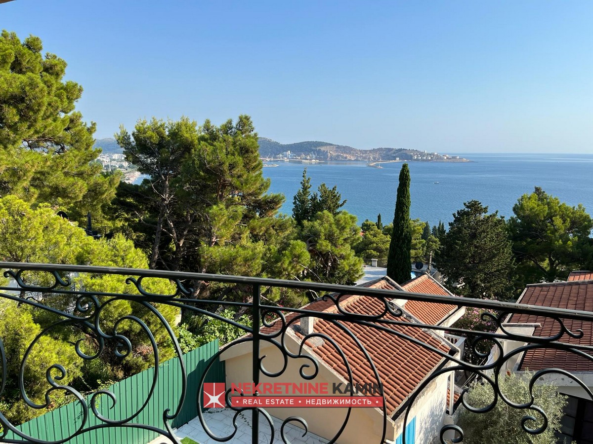 Brand-New House with Sea Views, Šušanj, Bar
